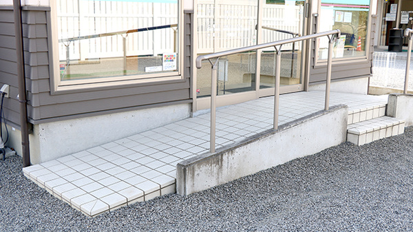 初狩富士薬局のバリアフリー設備