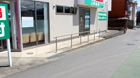 サンロード調剤薬局上野原店の入口