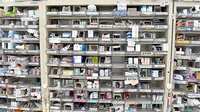 サンロード小町屋薬局の薬棚