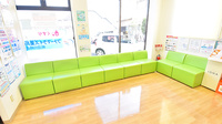 ファーマライズ薬局 鵜沼川崎店の待合スペース