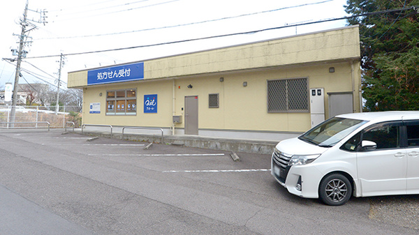 クオールみどり薬局の駐車場