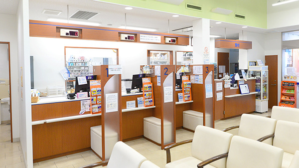 クオール薬局ようなん店の受付/カウンター