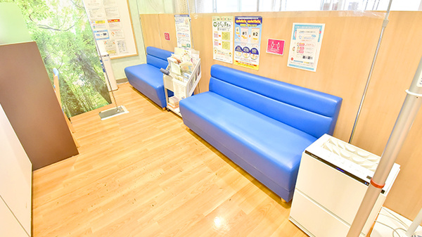 イオン薬局イオンスタイル富士宮の待合スペース