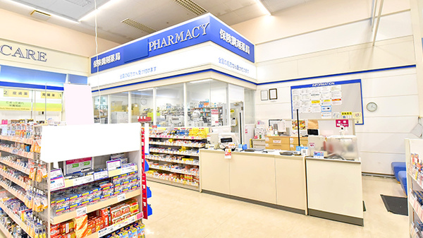 イオン薬局浜松西店の入口