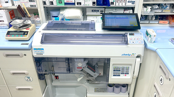 半田町薬局の調剤器具