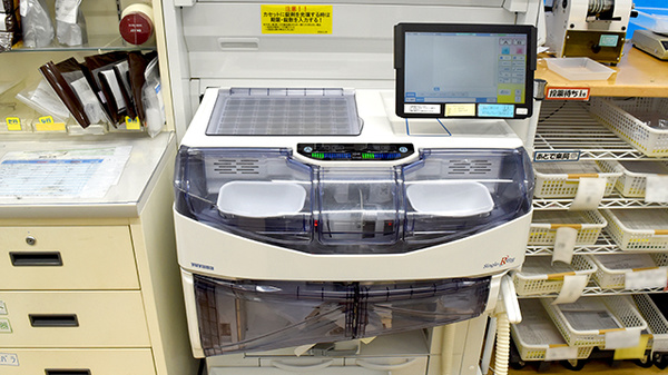 スギヤマ薬局塩付通店の調剤器具