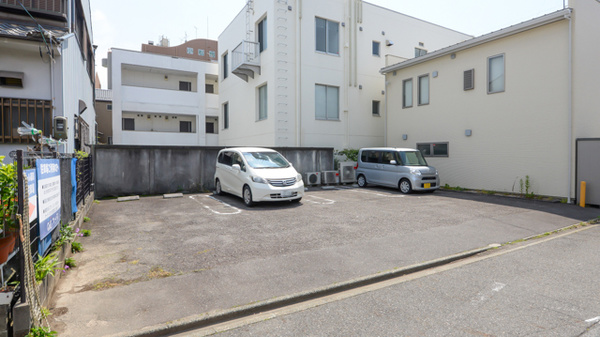 クオール薬局笠寺店の駐車場
