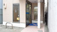マリン薬局大磯通店の入口