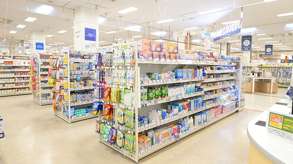 イオン薬局守山店の内観