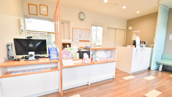 コスモス調剤薬局 天子田店の受付/カウンター