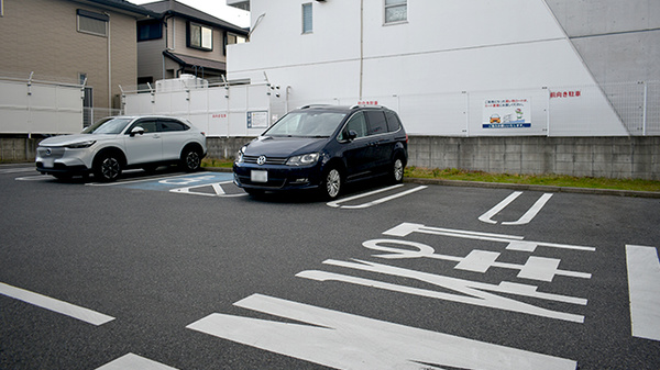 クリエイト薬局名古屋平和が丘店の駐車場
