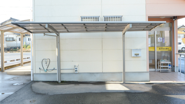 コスモス調剤薬局 木曽川店の駐輪場