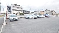 コスモス調剤薬局 高蔵寺店の駐車場