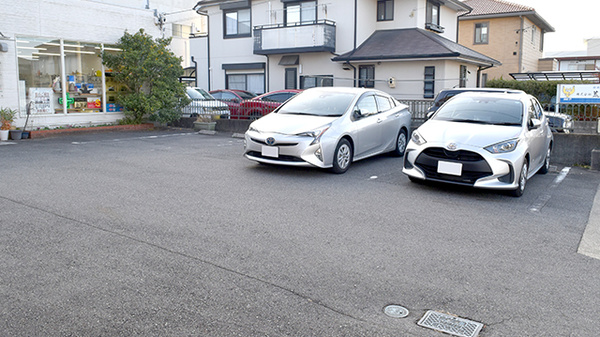 六神堂薬局の駐車場