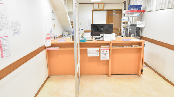 コスモス調剤薬局 小牧駅南店の受付/カウンター