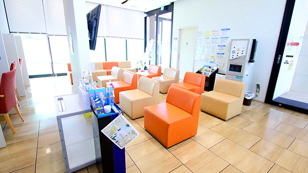 ファーマライズ薬局 長浜七条店の待合スペース