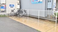 ふたば薬局 淀店の駐輪場