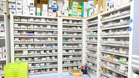 光天堂薬局伏見店の薬棚