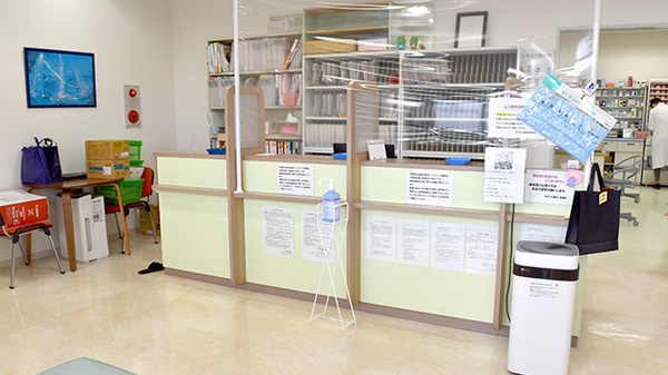 すずらん薬局馬堀店の受付/カウンター