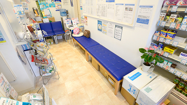 クオール薬局与謝野町店の待合スペース