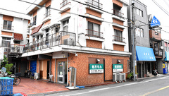 ドクトル薬局　寝屋川店の外観