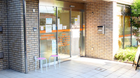 あんず薬局 千里山東店の入口