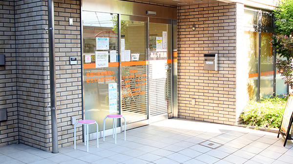 あんず薬局 千里山東店の入口