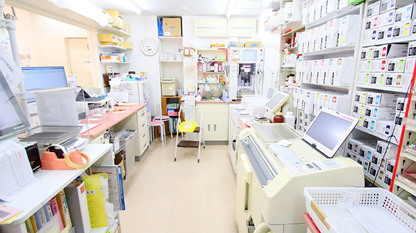 あんず薬局 千里山東店の調剤室