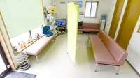 まる薬局南摂津店の待合スペース