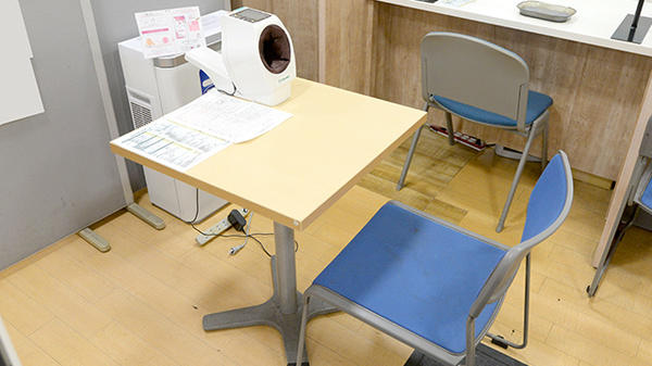 イオン薬局金剛東店の血圧計