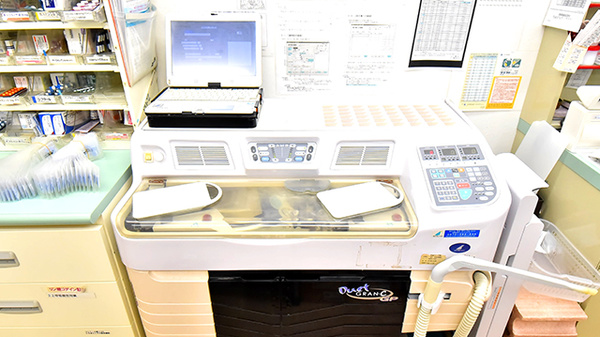 志紀薬局の調剤器具