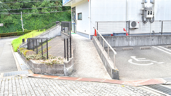クオール薬局四條畷店のバリアフリー設備