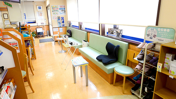 クオール薬局住之江北島店の待合スペース