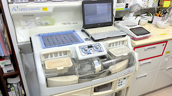 南山堂　あおば薬局鳥取ノ荘店の調剤器具