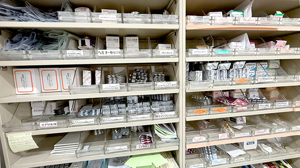 加藤調剤薬局本町店の薬棚