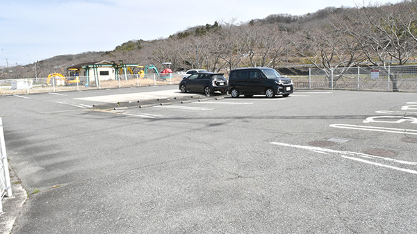 ライフ薬局 東条店の駐車場