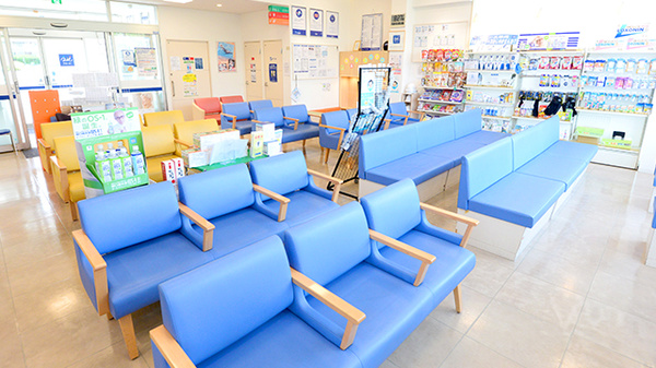 クオール薬局加西店の待合スペース