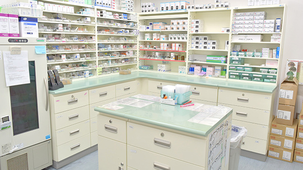 コスモス薬局大開の調剤室