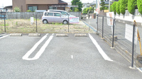 有限会社伊達伊達薬局学園大和町店の駐車場