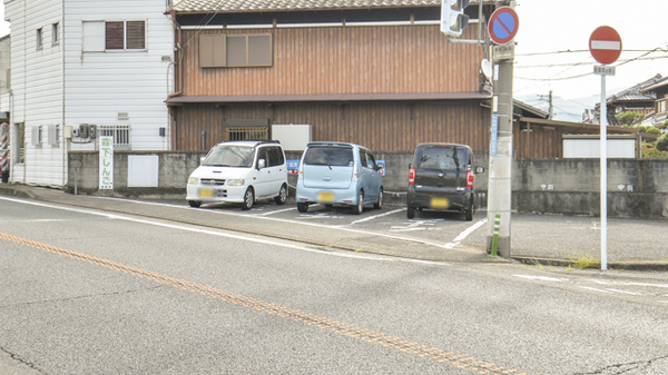 ウェーブ薬局紀伊山田店の駐車場