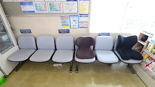 クオール薬局楢津店の待合スペース