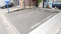 クオール薬局府川町店の駐車場