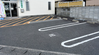 三栄堂薬局の駐車場
