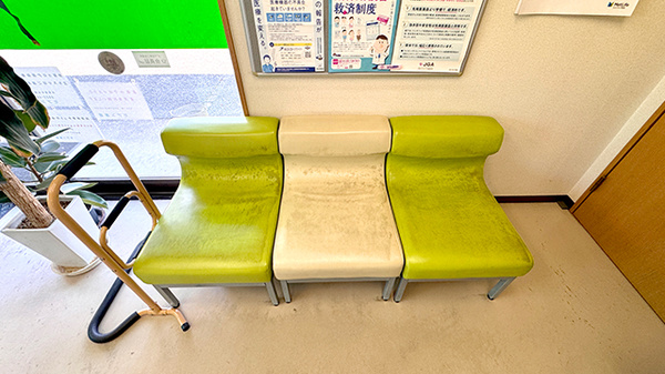 セブン薬局東町店の待合スペース