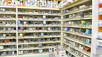 アピス新町薬局の薬棚