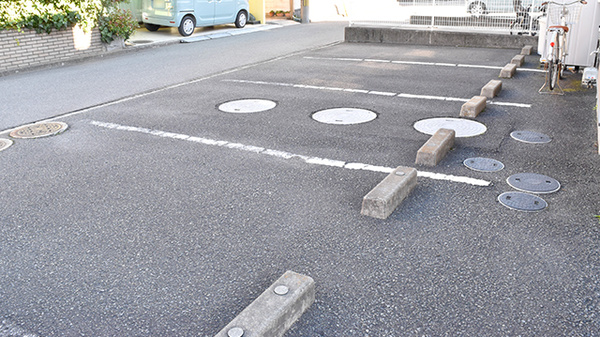 ライフケア薬局東野店の駐車場