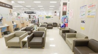 イオン薬局高知店の待合スペース
