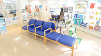 クオール薬局杉ノ川店の待合スペース