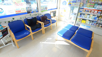 クオール薬局姫野々店の待合スペース