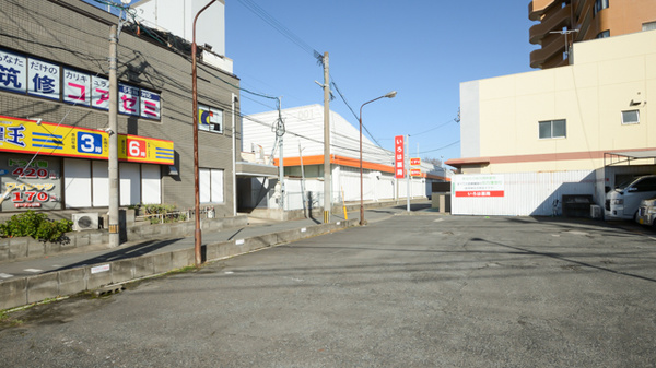 いろは薬局の駐車場